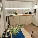 Carol Luxury * 布加勒斯特