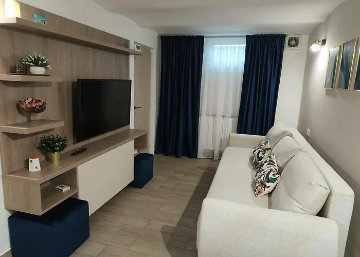 Carol Luxury *